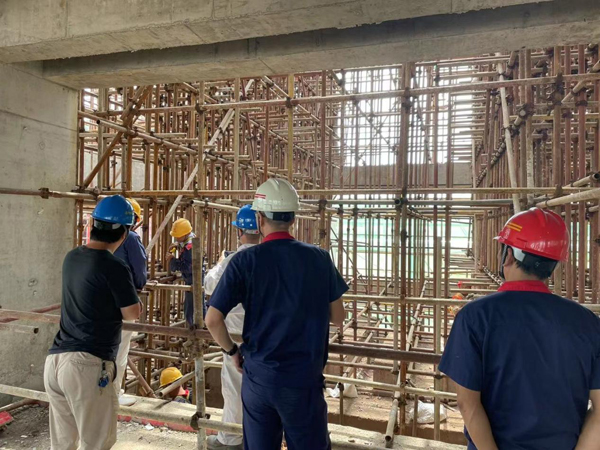 公司一項(xiàng)工程高支模通過(guò)驗(yàn)收 公司一項(xiàng)工程高支模通過(guò)驗(yàn)收